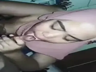 Bokep Jilbab Kerudung Pink Ngulum Rakus